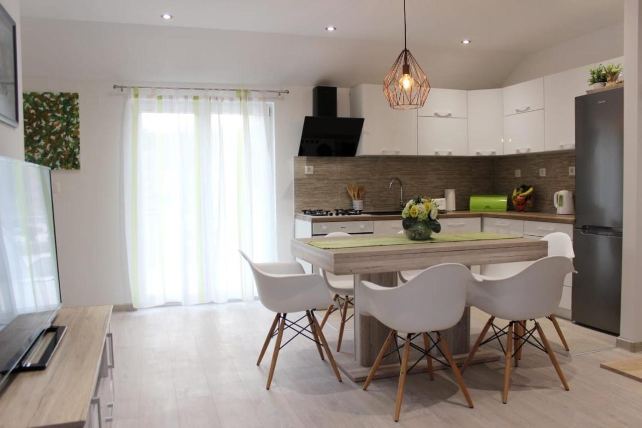 Holiday Home Ela Dracevica ภายนอก รูปภาพ